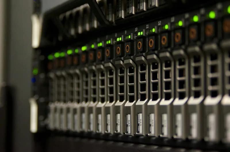 Port- und Status-LEDs
